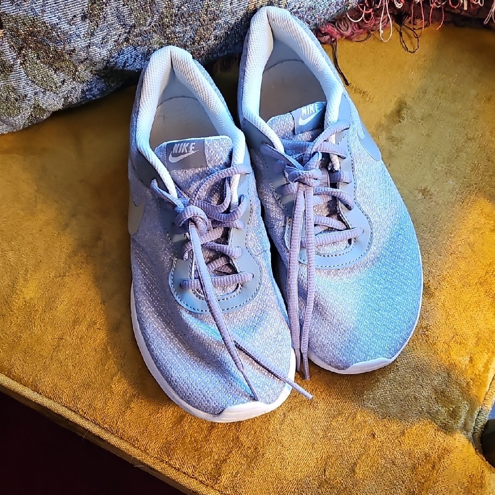 Nike Roche - Picture 2 of 8